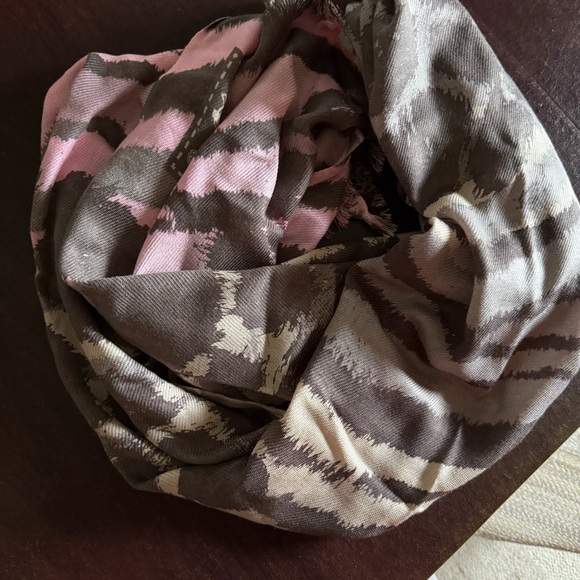 Pink and Gray 'Fight Like a Girl' Graphic Tee - Picture 6 of 8